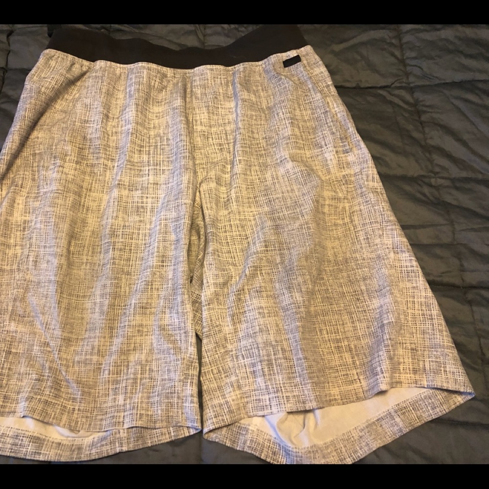 Lululemon core short